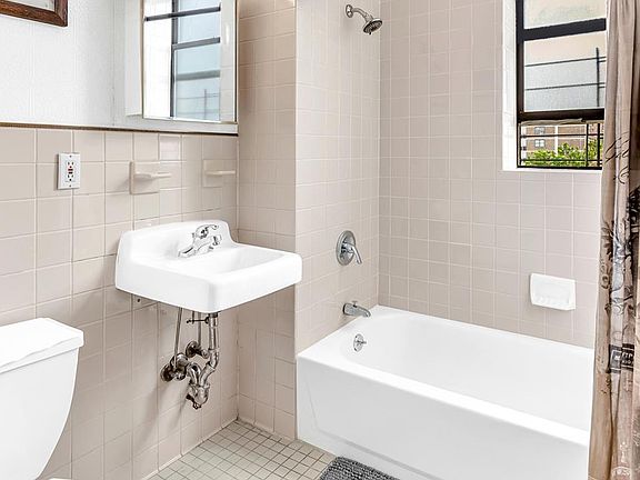 3rd image of 80 Saint Nicholas Ave #4E