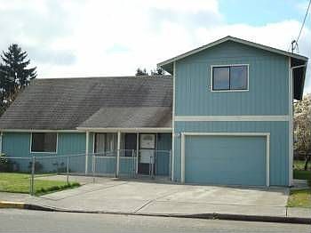 1st image of 902 16th St NE