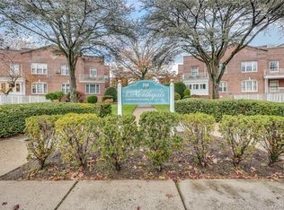 250 Central Ave #119, Lawrence, NY