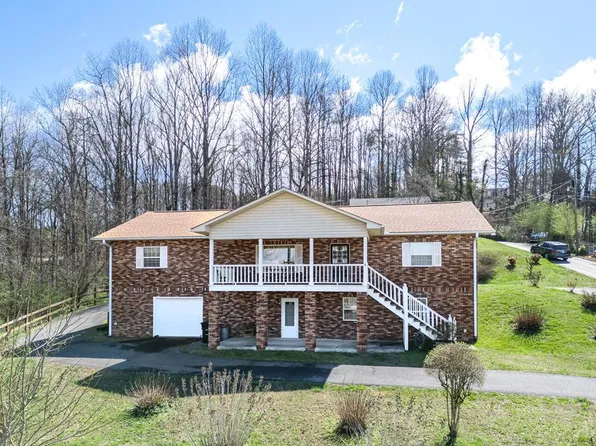 101 Dillard St, Murphy, NC 28906