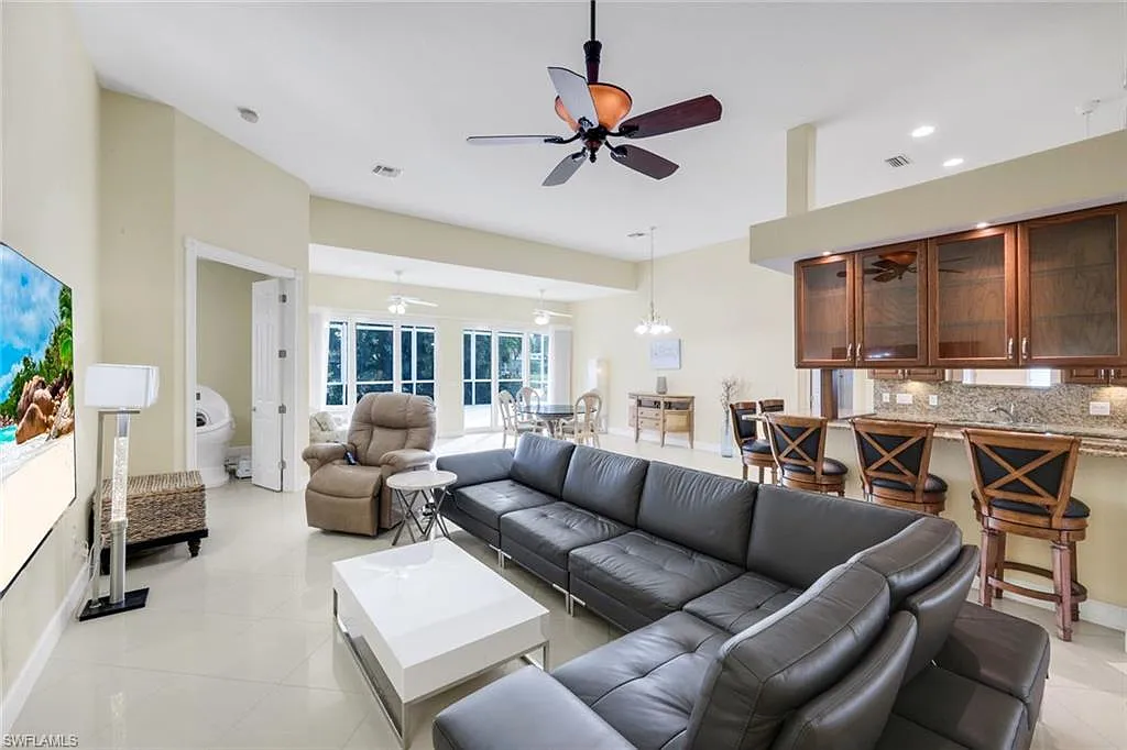 4 bed, 3.5 bath, 2667 sqft, $6,000 — Photo 4