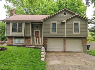 204 S Concord Dr, Olathe, KS 66061