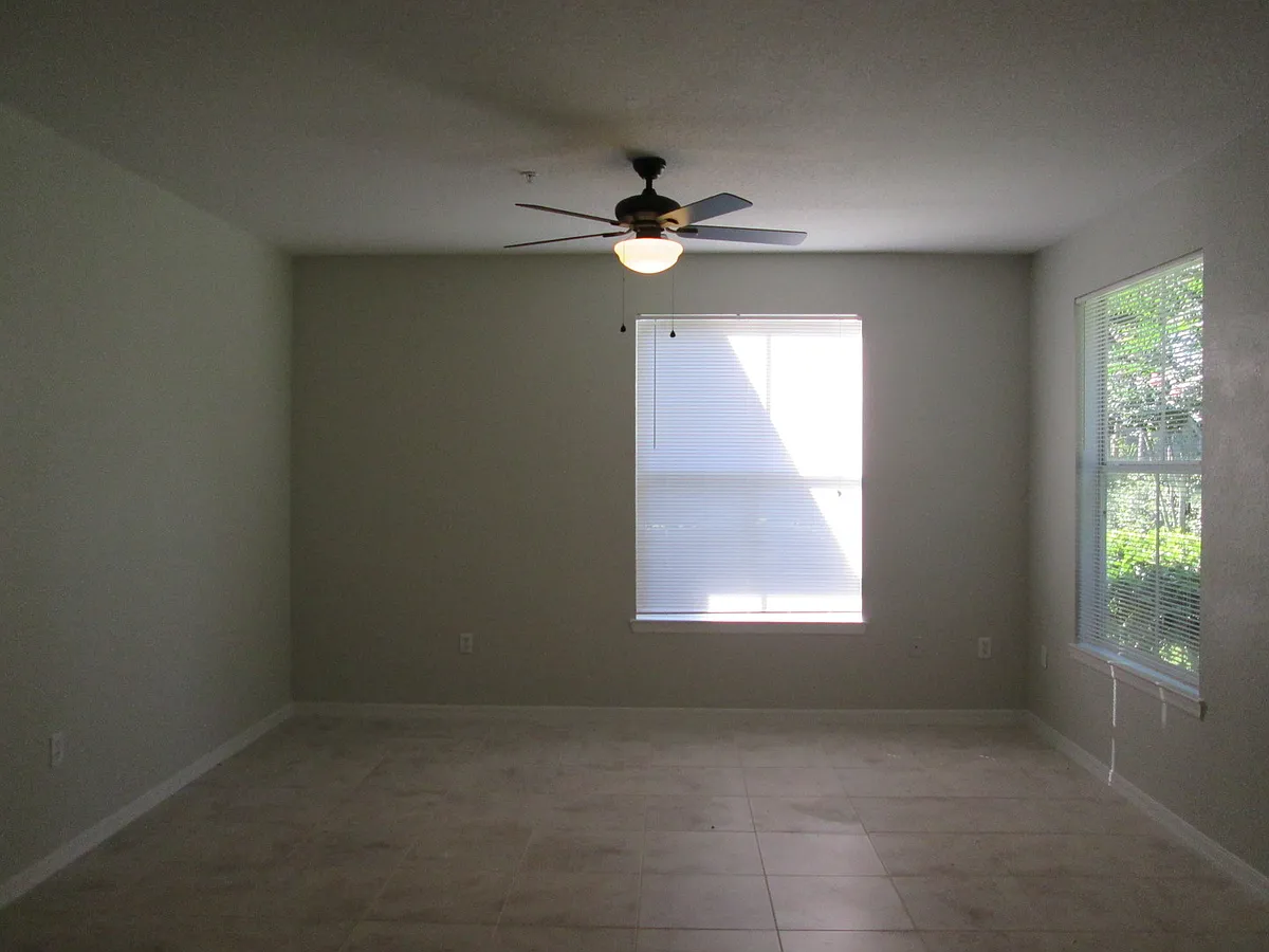 Building Photo - 5957 Westgate Dr #1912