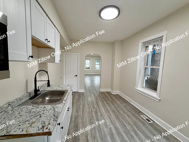 1154 Lansdowne Ave — Photo 6