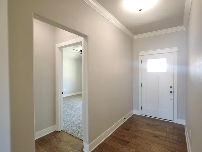 1036 Arden St — Photo 2