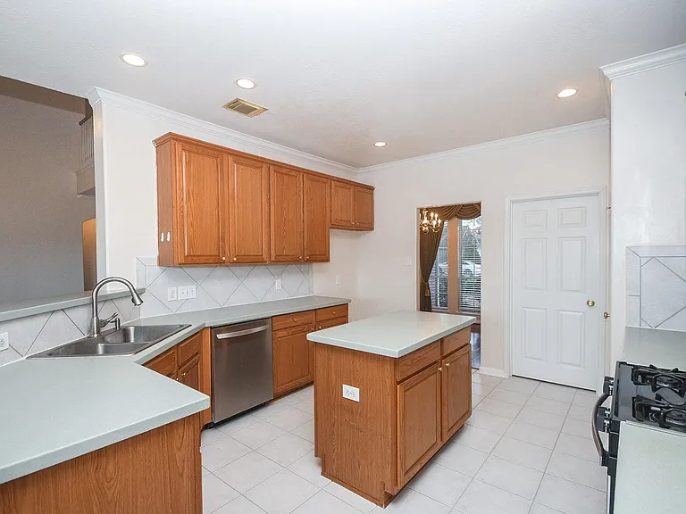 14234 Silver Glade Ln — Photo 7