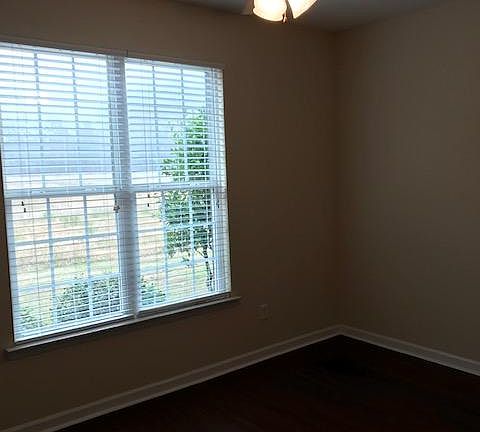 5th image of 68 Richards Dr APT 24