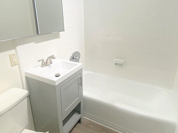 5th image of 6219 Stanley Ave