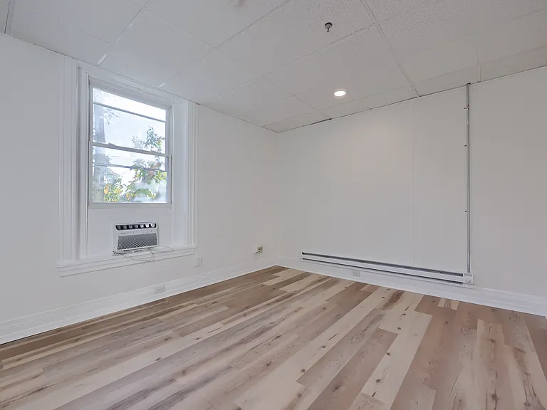 534 W James St #7 — Photo 6