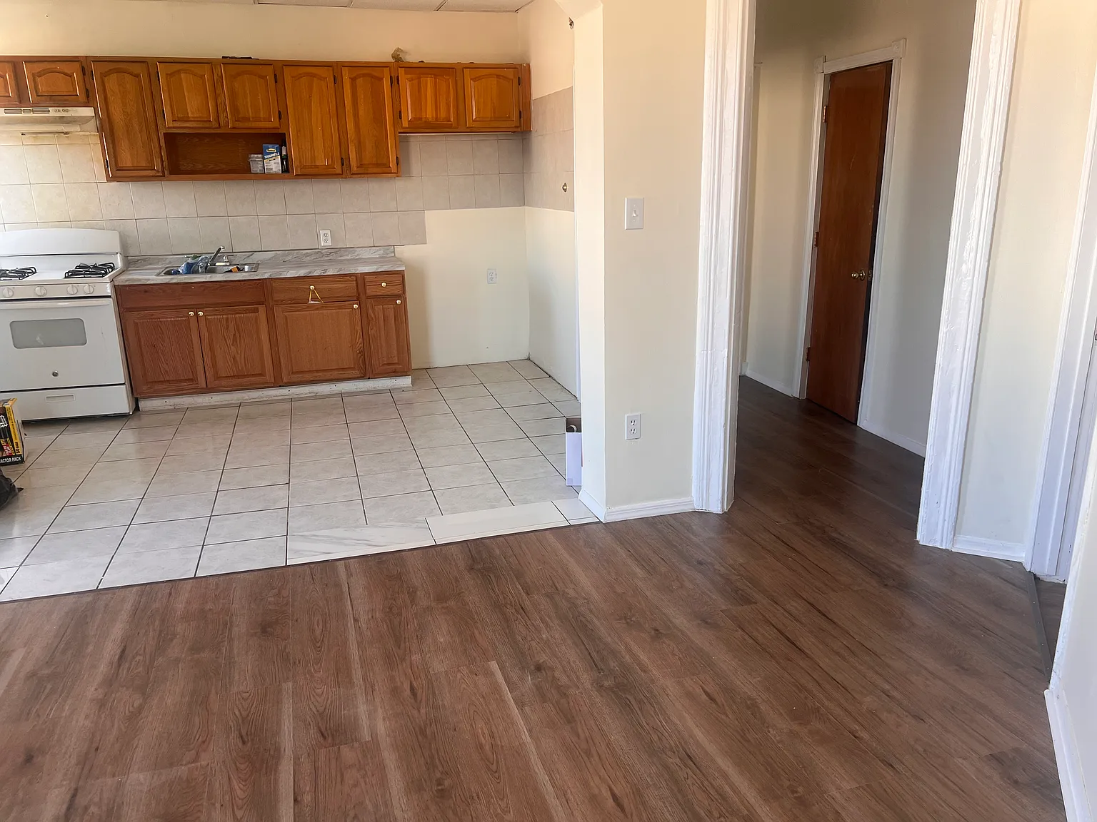 2 bed, 1000 sqft, $1,999 — Photo 2