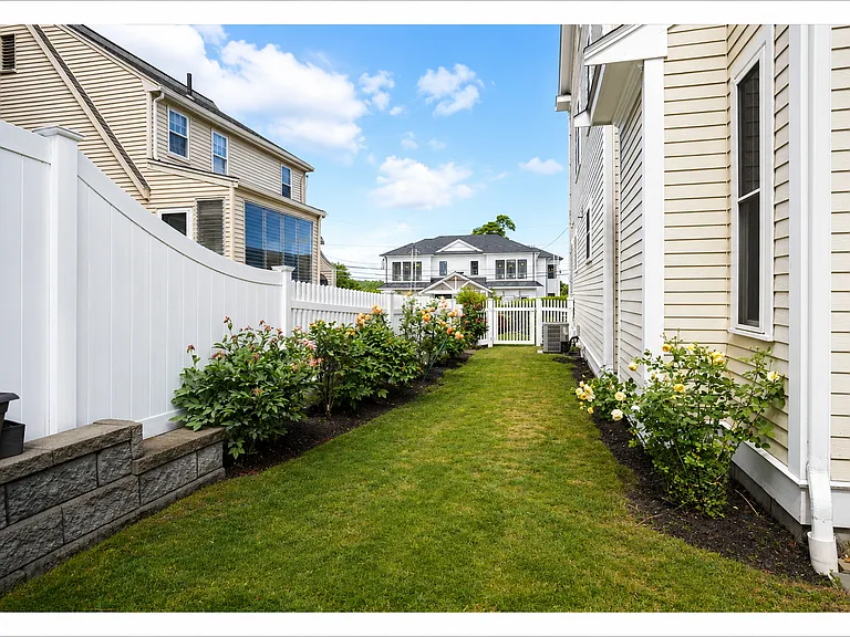 21 Crescent Rd #21 — Photo 13