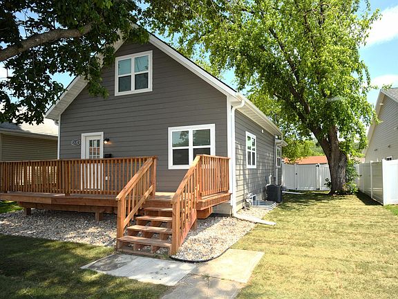 2nd image of 2132 Nash St