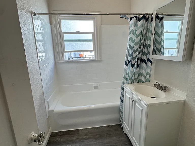 4915 W San Vicente Blvd #2 — Photo 15