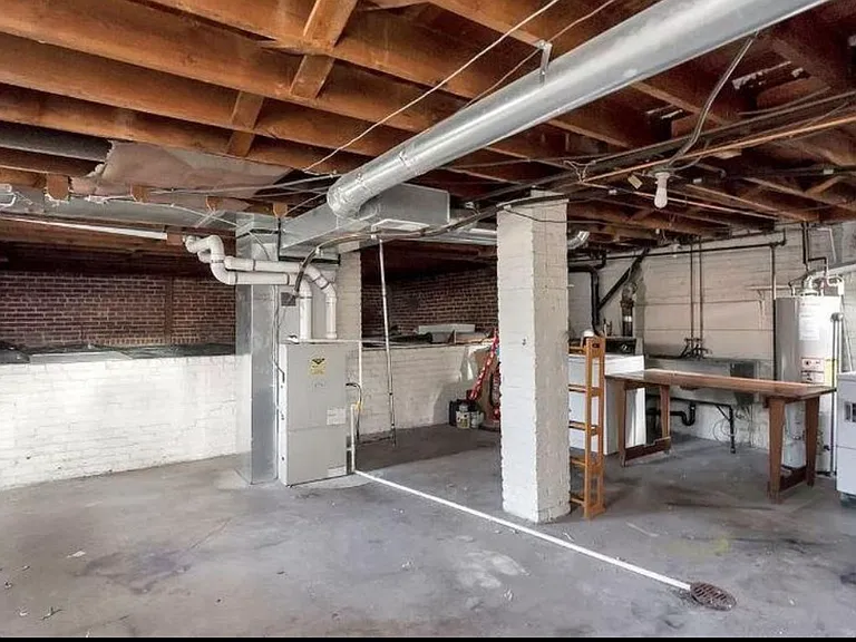 387 N Emerson St — Photo 17