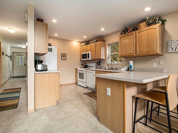 4th image of 11241 Somers Ln