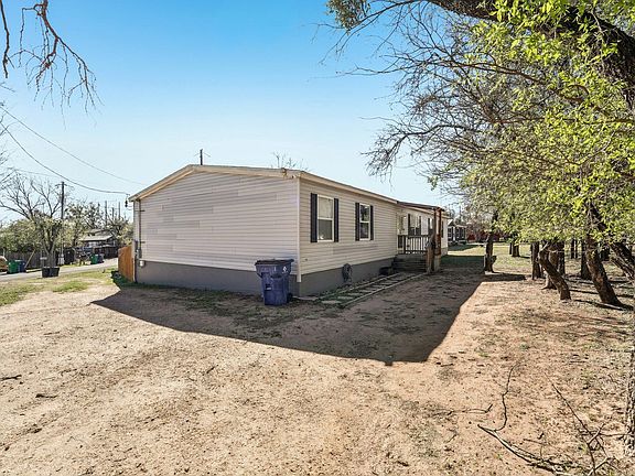4th image of 837 Southwood Dr