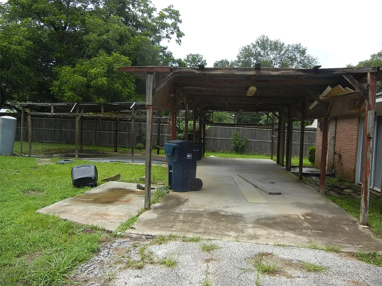 20811 Emerald St — Photo 11