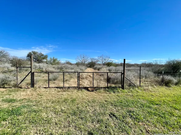 175 COUNTY ROAD 2662 LOT 90, Devine, TX 78057