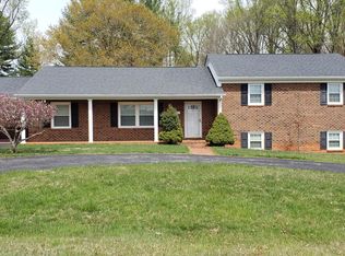 621 Tanglewood Dr, Lynchburg, VA 24502