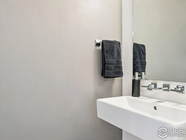 2770 W 22nd Ave — Photo 14