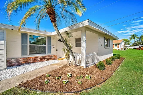 6228 Fordham Pl Photo 1