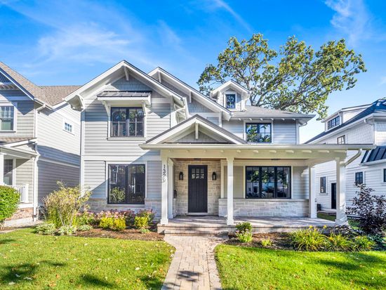 1320 Maple Ave, Wilmette, IL 60091