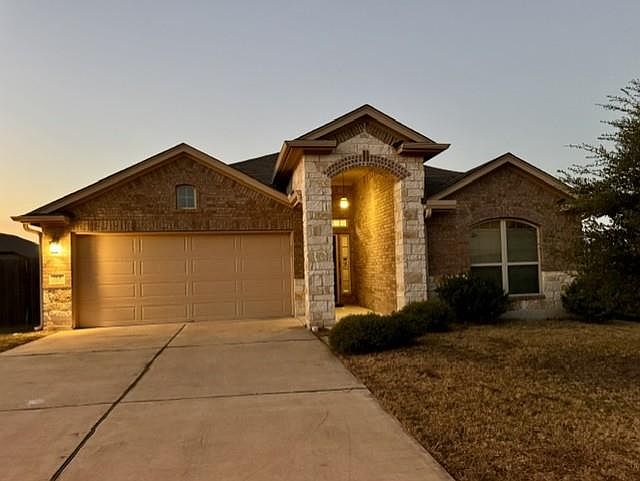 1st image of 712 Manzano Ln