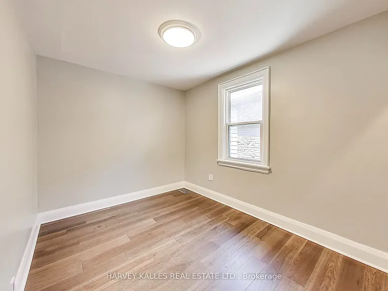 338 Markham St — Photo 18