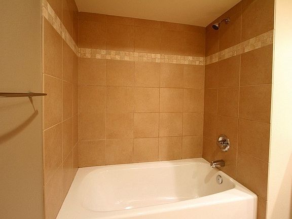 5th image of 211 Kirkland Ave APT 305