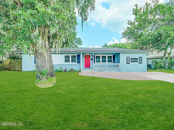 2nd image of 8419 N Lostara Ave