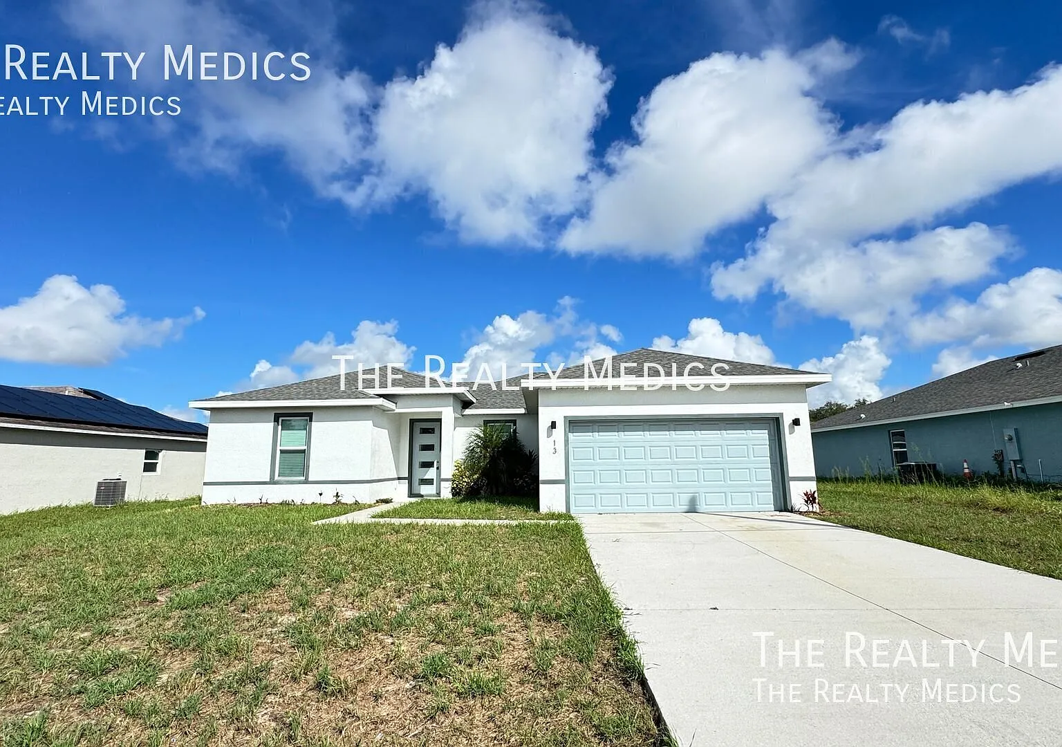 Beautiful 4Bedroom Home in Poinciana Internet & Cable Included! — Photo 3