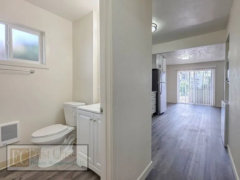 12345 SW Hall Blvd #5 — Photo 12