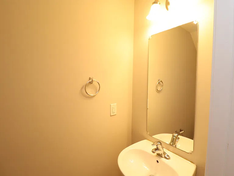110 Fanwood Ct — Photo 4