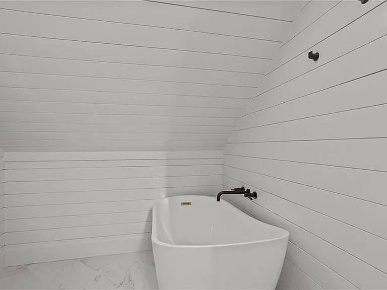 8 Cross St #2 — Photo 26