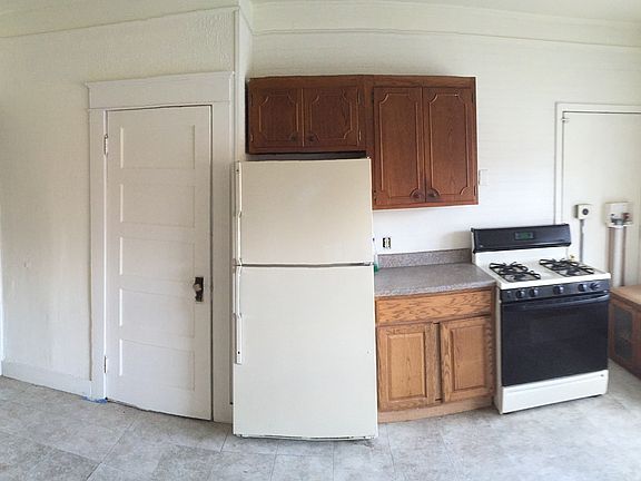 3rd image of 32 Cooper St