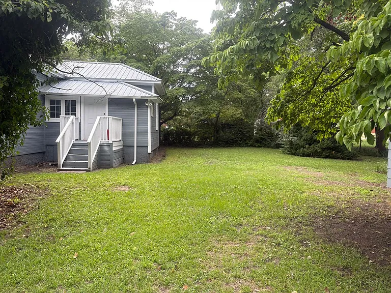 211 E Edinborough Ave — Photo 19