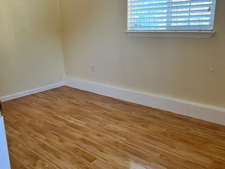 996 Fairwood Ave #2 — Photo 7