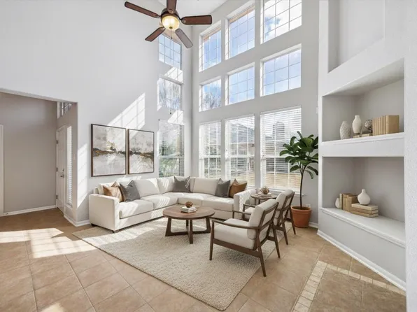 8942 Summer Ash Ln, Sugar Land, TX 77479