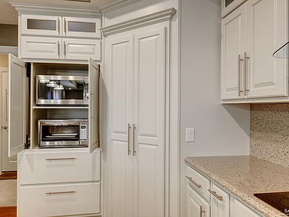 5th image of 2201 Brookefield Dr
