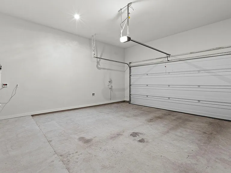 1204 Texas Ash Ln — Photo 33