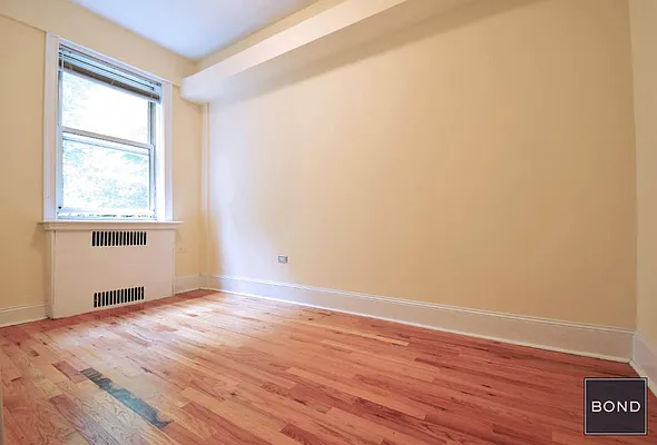 Rented by Bond New York | media 35