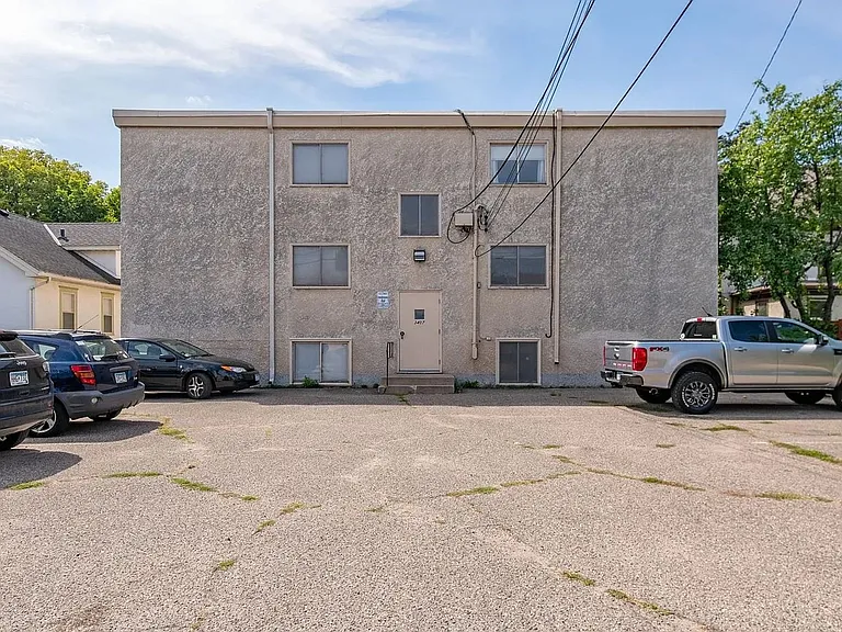 3407 Harriet — Photo 10