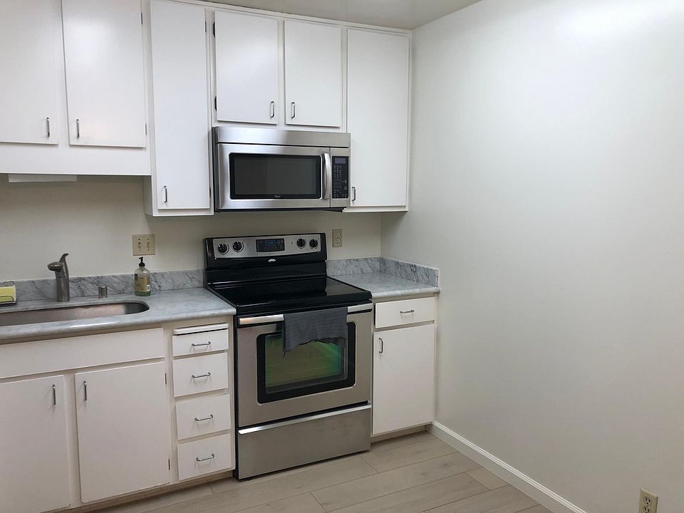 1st image of 2211 Latham St APT 224