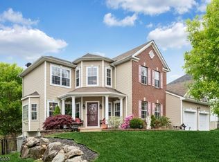 862 Ravine Rd, Lake Hopatcong, NJ 07849