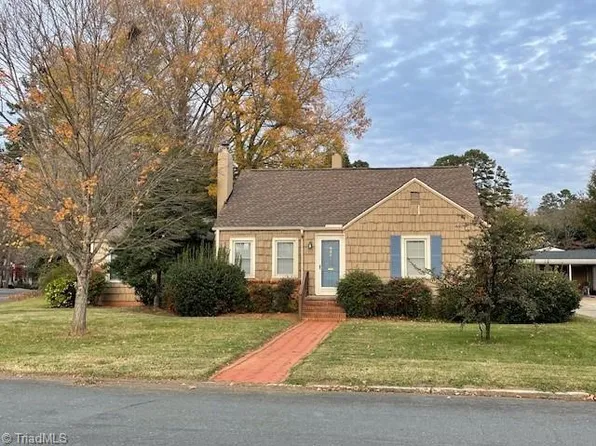 401 Westover Dr, Lexington, NC 27292