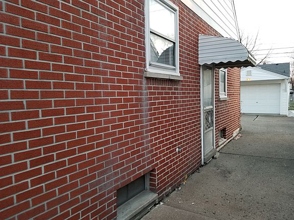 5th image of 753 White Ave