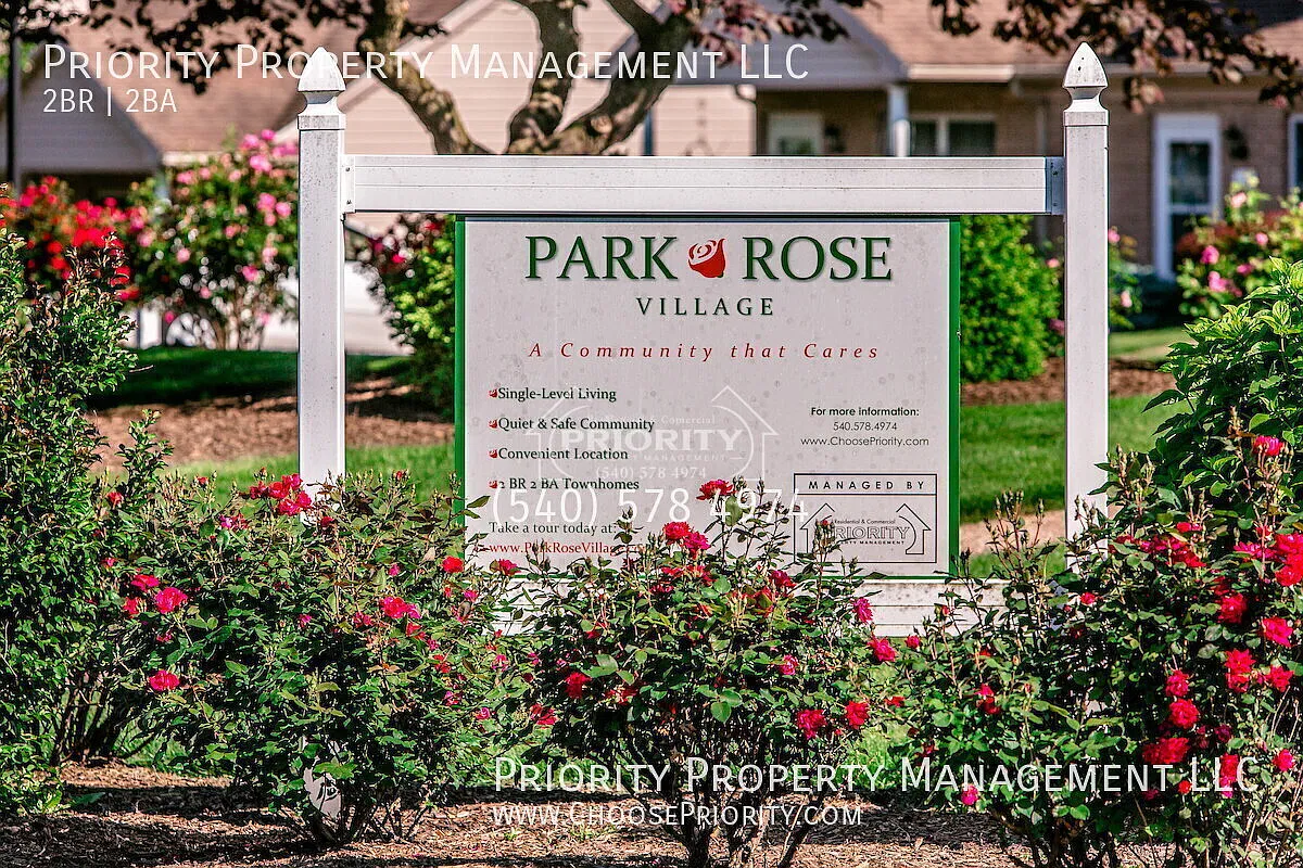 2BR 2BA Townhome in Park Rose, Harrisonburg — Photo 2
