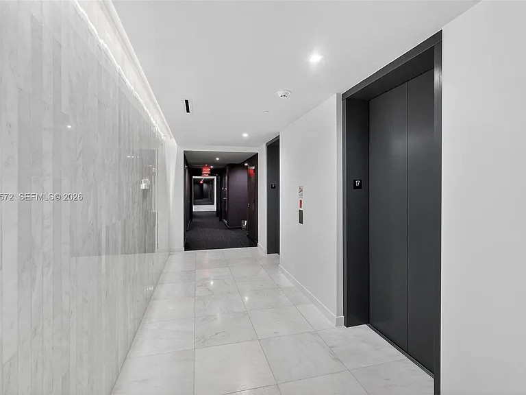 68 SE 6th St #1702 — Photo 33