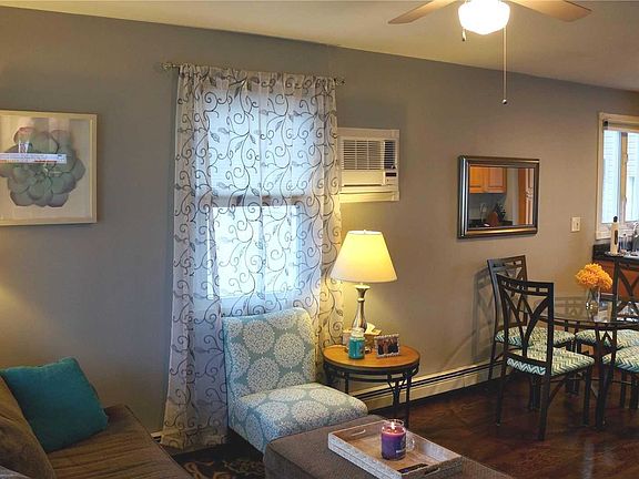 3rd image of 827 Keith Ln