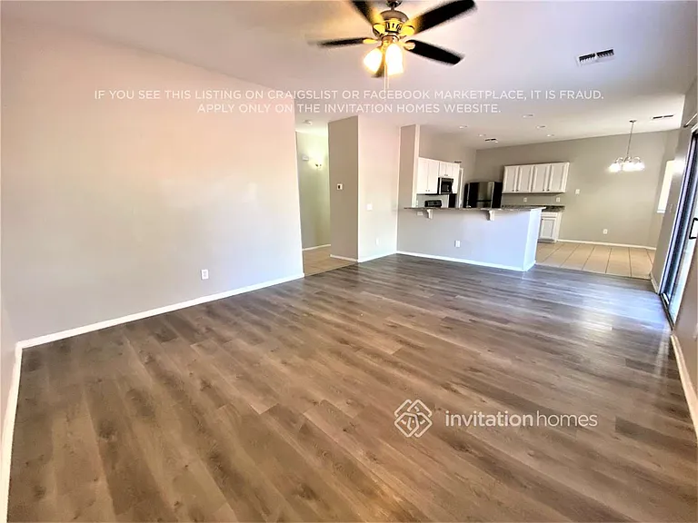 2207 N 92nd Gln — Photo 4